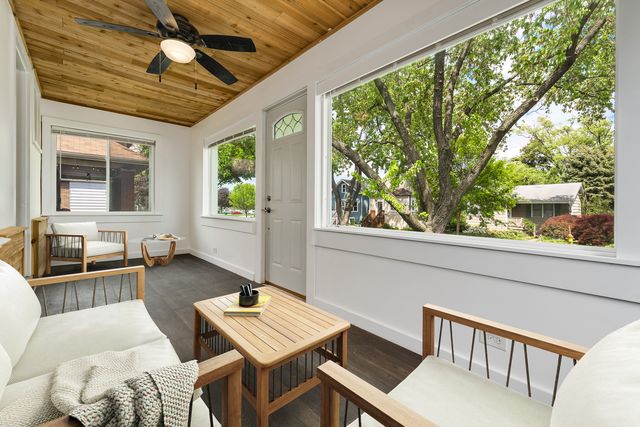 827 Thomas Avenue, Forest Park, IL 60130