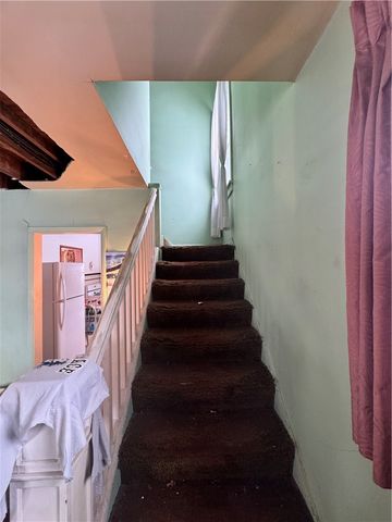 325 Crest Ave, Charleroi Boro, PA 15022