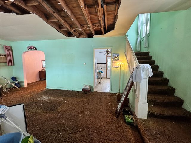 325 Crest Ave, Charleroi Boro, PA 15022
