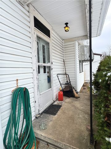 325 Crest Ave, Charleroi Boro, PA 15022