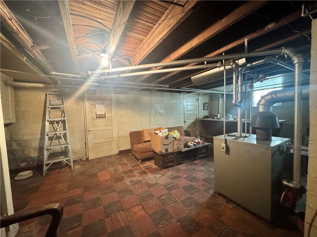 325 Crest Ave, Charleroi Boro, PA 15022