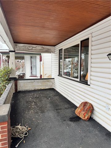 325 Crest Ave, Charleroi Boro, PA 15022