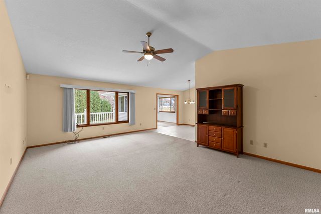 2009 VILLA PINES Circle, Carbon Cliff, IL 61239