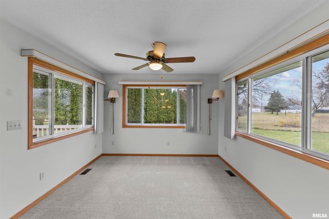 2009 VILLA PINES Circle, Carbon Cliff, IL 61239