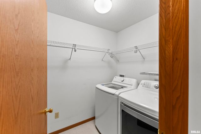 2009 VILLA PINES Circle, Carbon Cliff, IL 61239