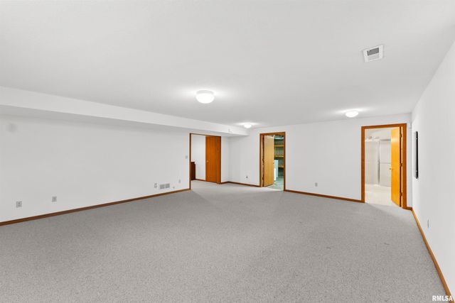 2009 VILLA PINES Circle, Carbon Cliff, IL 61239