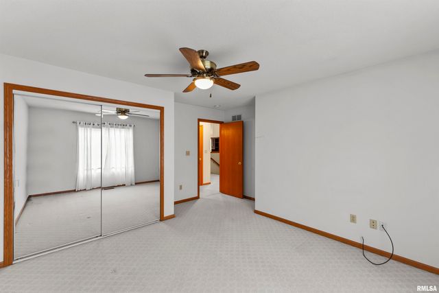 2009 VILLA PINES Circle, Carbon Cliff, IL 61239