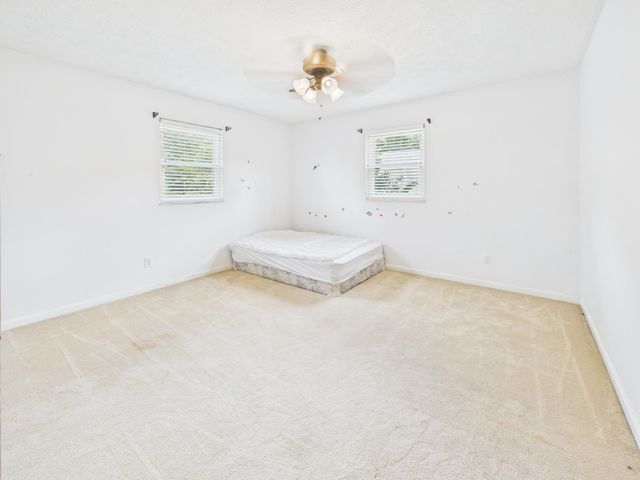 33 Lynn Marr Drive, Huntington, WV 25705