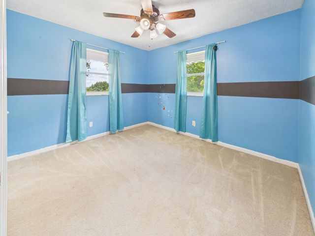 33 Lynn Marr Drive, Huntington, WV 25705