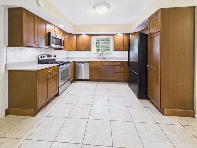 33 Lynn Marr Drive, Huntington, WV 25705