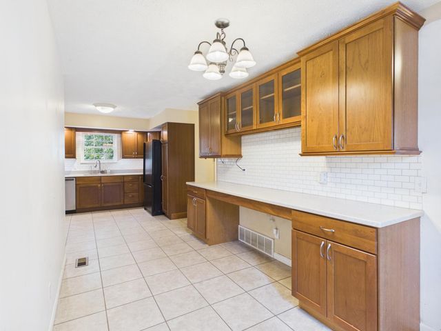 33 Lynn Marr Drive, Huntington, WV 25705