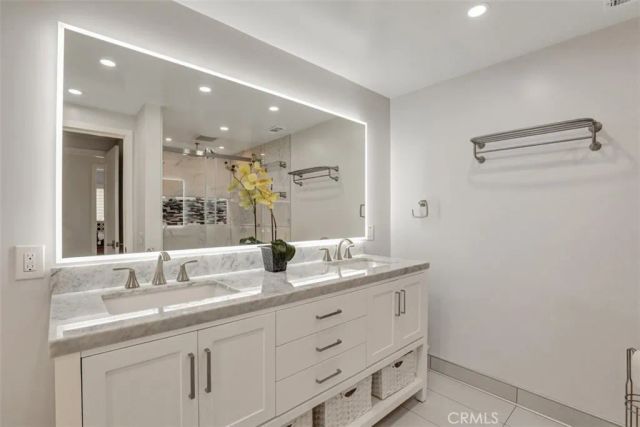 5021 Apollo Circle, Los Alamitos, CA 90720