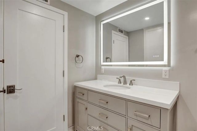 5021 Apollo Circle, Los Alamitos, CA 90720