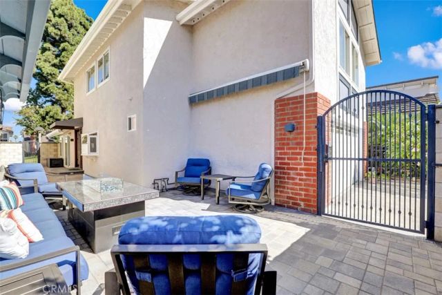 5021 Apollo Circle, Los Alamitos, CA 90720