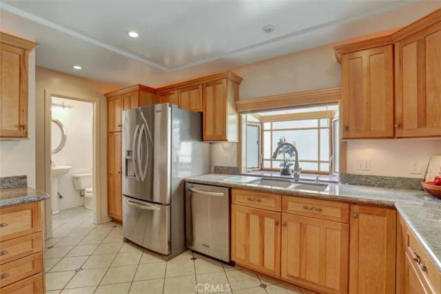 5021 Apollo Circle, Los Alamitos, CA 90720