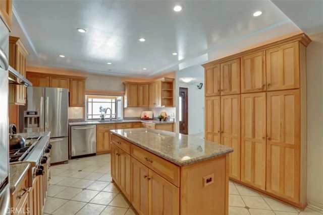 5021 Apollo Circle, Los Alamitos, CA 90720
