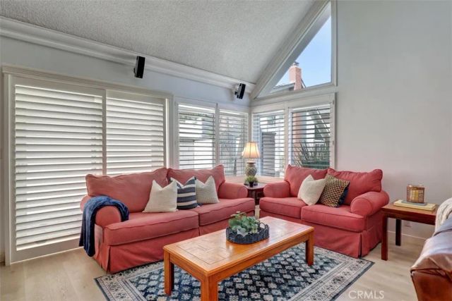5021 Apollo Circle, Los Alamitos, CA 90720