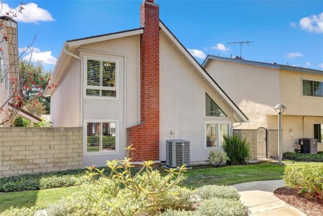 5021 Apollo Circle, Los Alamitos, CA 90720