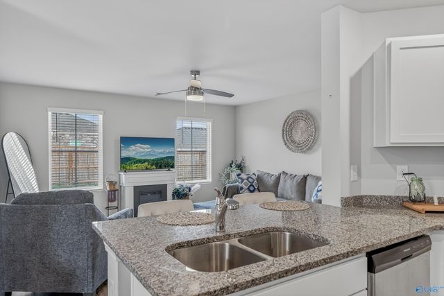 231 Faded Rose Lane, Toney, AL 35773