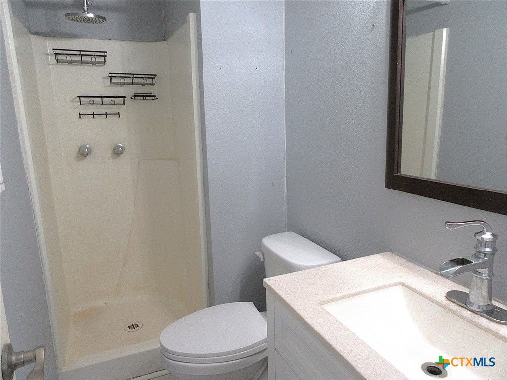 Image 11 of property listing at 501 Harper Street, Holland, TX 76534