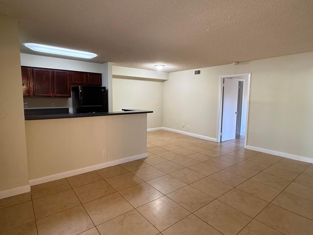 7640 Westwood Drive 402, Tamarac, FL 33321