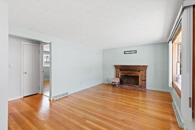 221 Anawan St, Brockton, MA 02302