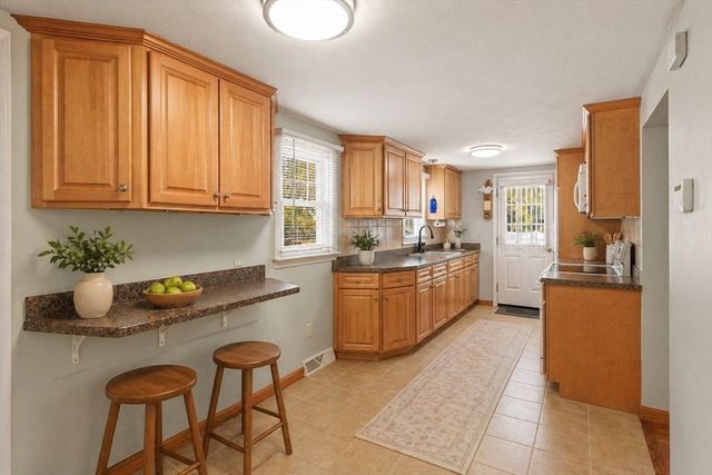221 Anawan St, Brockton, MA 02302