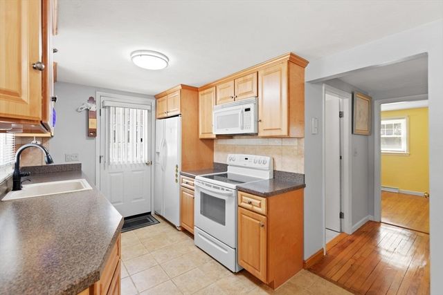 221 Anawan St, Brockton, MA 02302