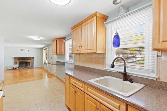 221 Anawan St, Brockton, MA 02302