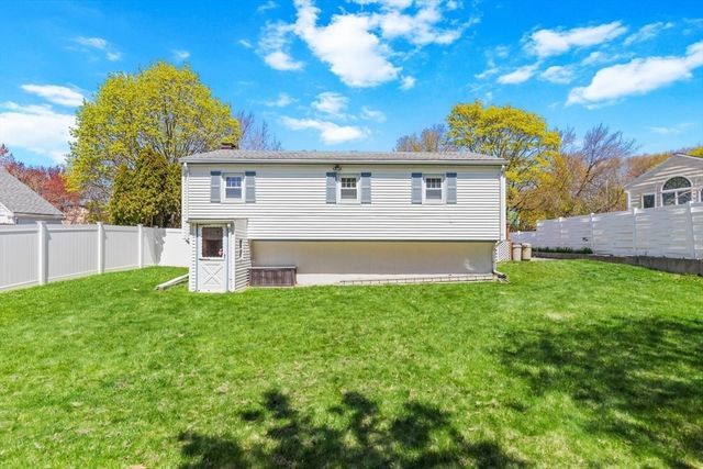 221 Anawan St, Brockton, MA 02302