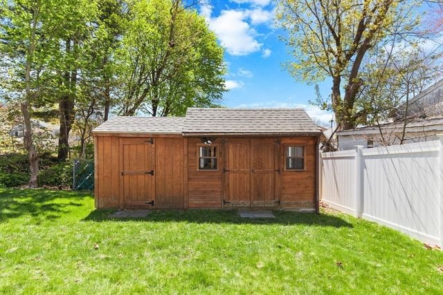221 Anawan St, Brockton, MA 02302