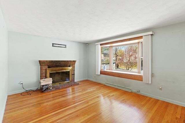 221 Anawan St, Brockton, MA 02302