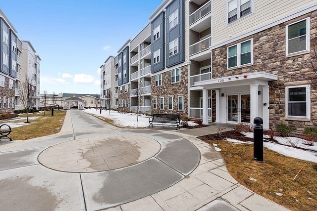 120 University Ave 2308, Westwood, MA 02090