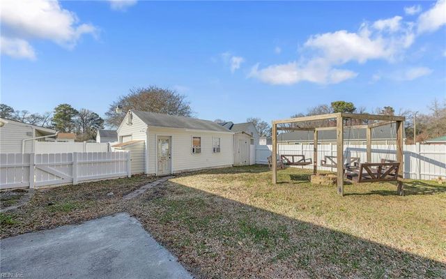 2685 Powell CIR, Chesapeake, VA 23323