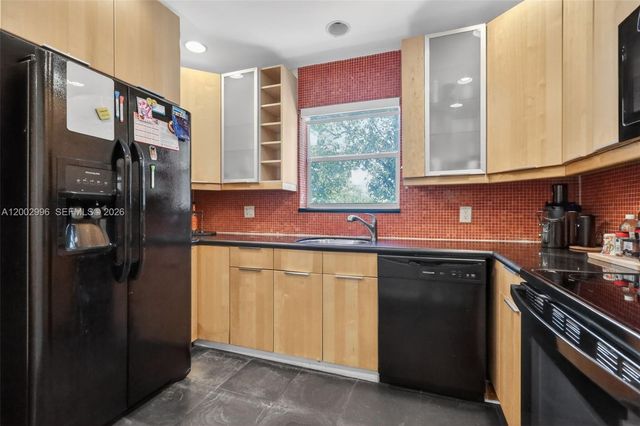 172 NW 116th St, Miami, FL 33168