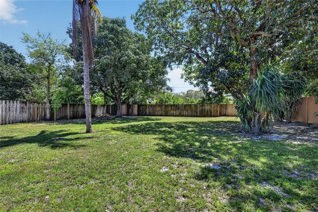 172 NW 116th St, Miami, FL 33168