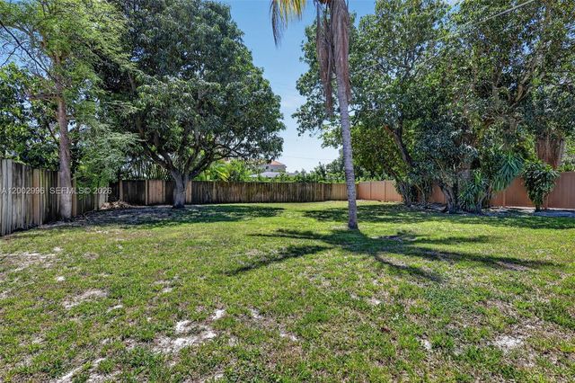 172 NW 116th St, Miami, FL 33168