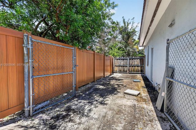 172 NW 116th St, Miami, FL 33168