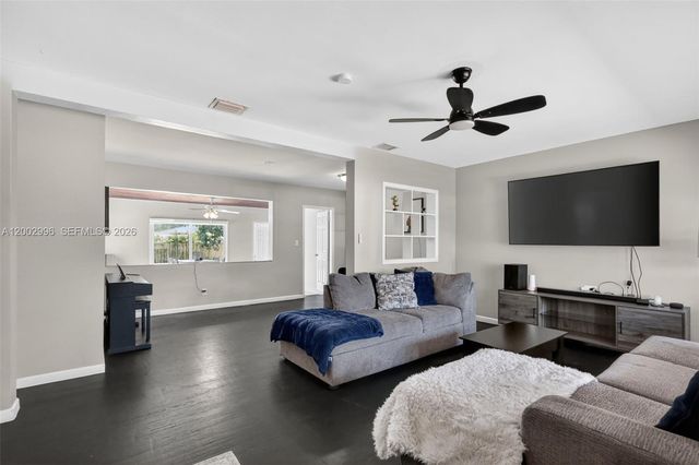 172 NW 116th St, Miami, FL 33168