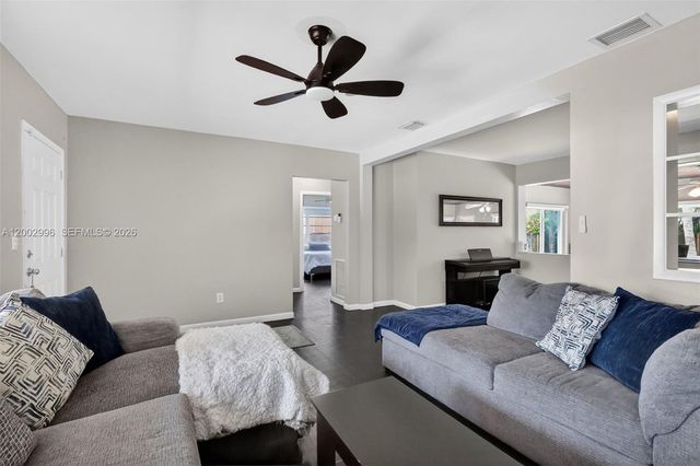 172 NW 116th St, Miami, FL 33168