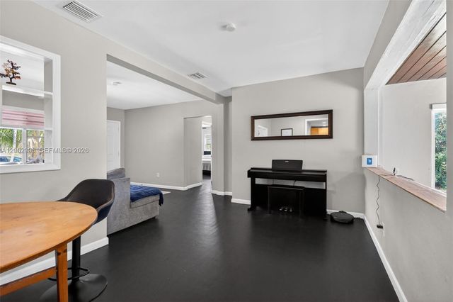 172 NW 116th St, Miami, FL 33168