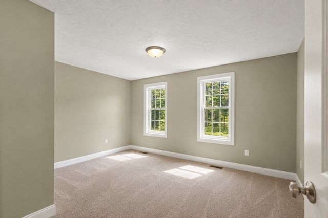 9 Shamrock Ln, Lakeville, MA 02347