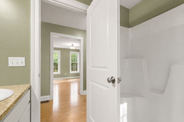 9 Shamrock Ln, Lakeville, MA 02347