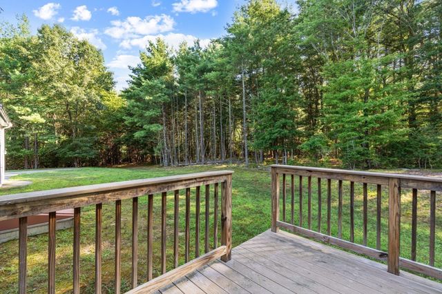 9 Shamrock Ln, Lakeville, MA 02347