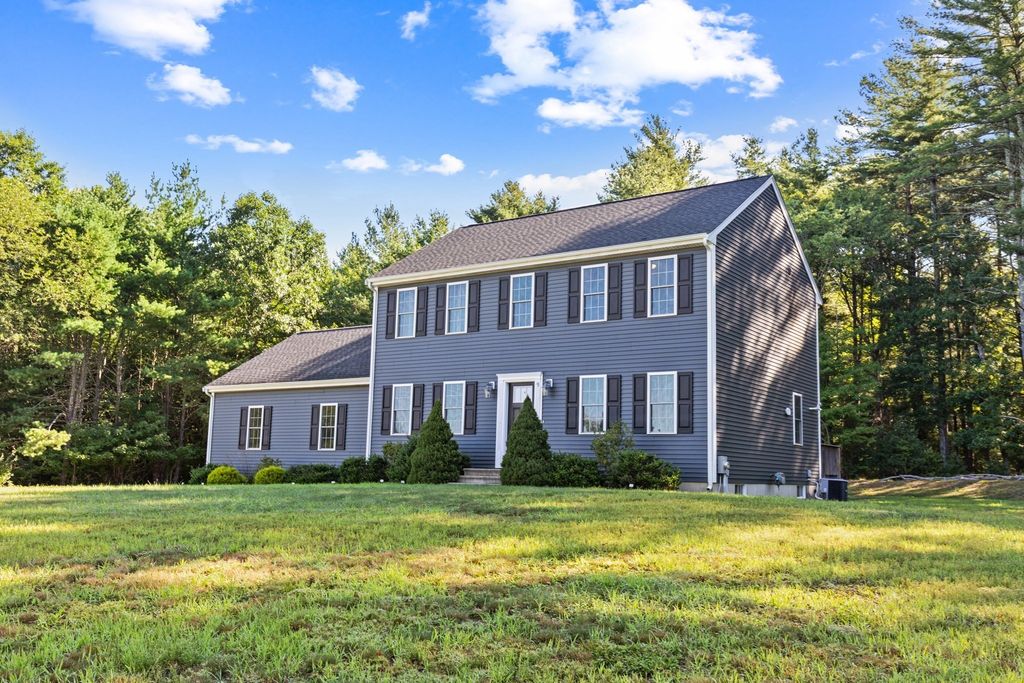 9 Shamrock Ln, Lakeville, MA 02347