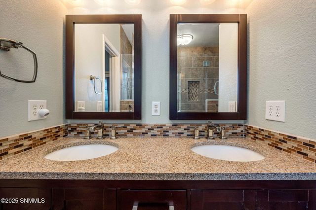 3710 Piedras Negras Drive, Las Cruces, NM 88012