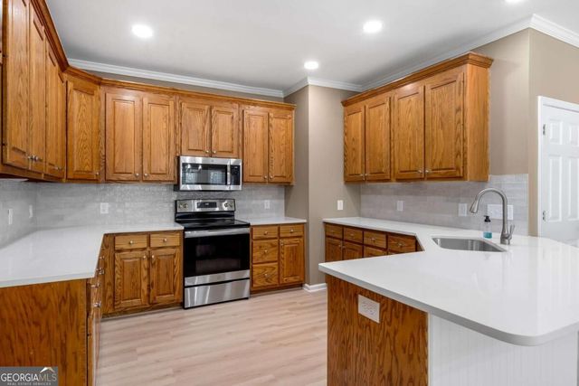 759 stoneview Drive, Hoschton, GA 30548