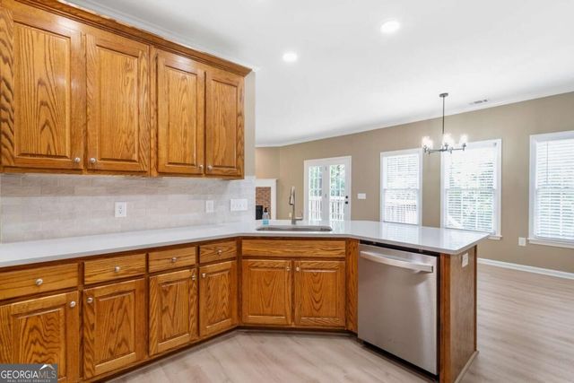 759 stoneview Drive, Hoschton, GA 30548