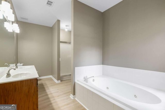 759 stoneview Drive, Hoschton, GA 30548