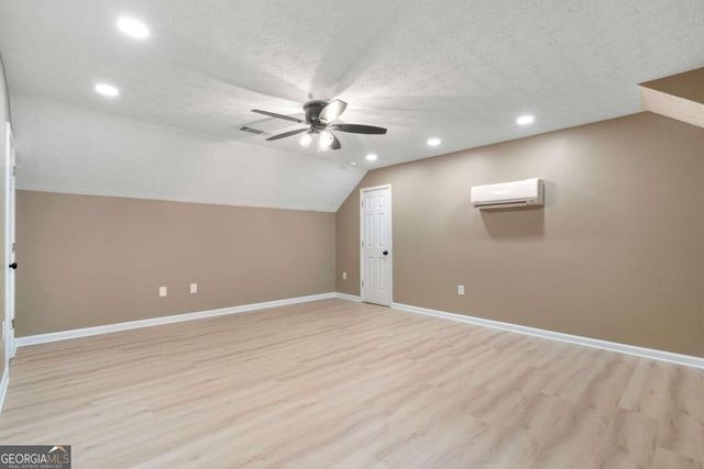 759 stoneview Drive, Hoschton, GA 30548